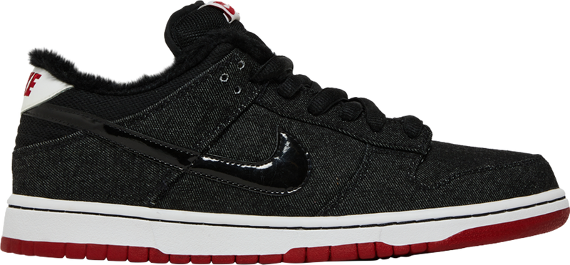 Shiny hot sale nike shoes